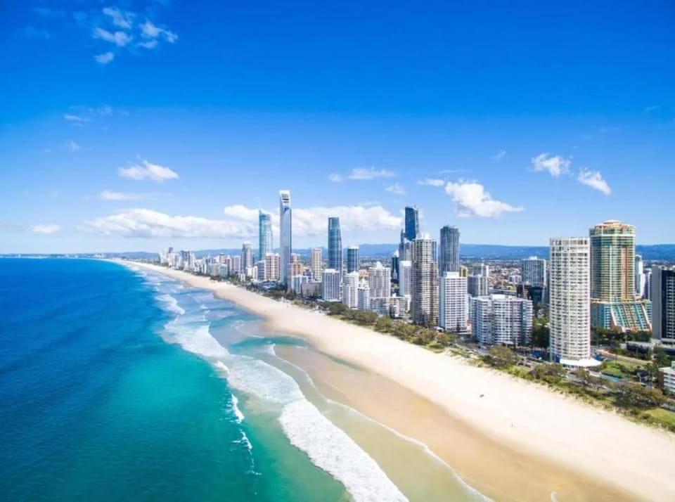 Luxurious 2 Bedroom Apartment - Ocean View Apartment in Surfers Paradise