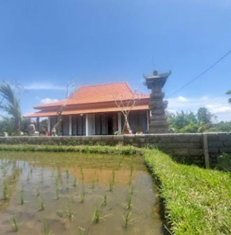 Cozzy Sagas House Tabanan Bed and Breakfast in Marga