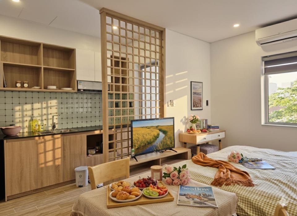 Kitchen or kitchenette, Living room, Dining area