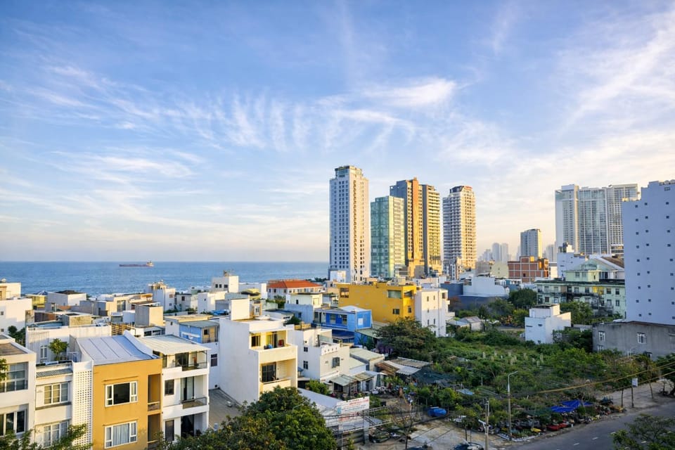Neighbourhood, Natural landscape, City view, Sea view, Street view, Location