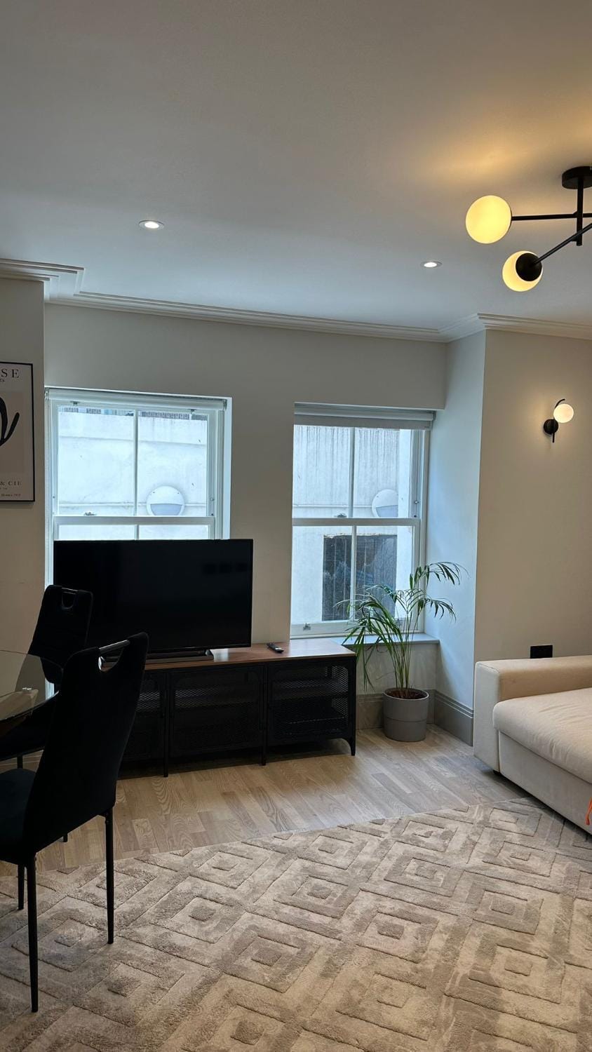 Modern & Stylish 2 bed flat by Russell square Apartment in London Borough of Islington