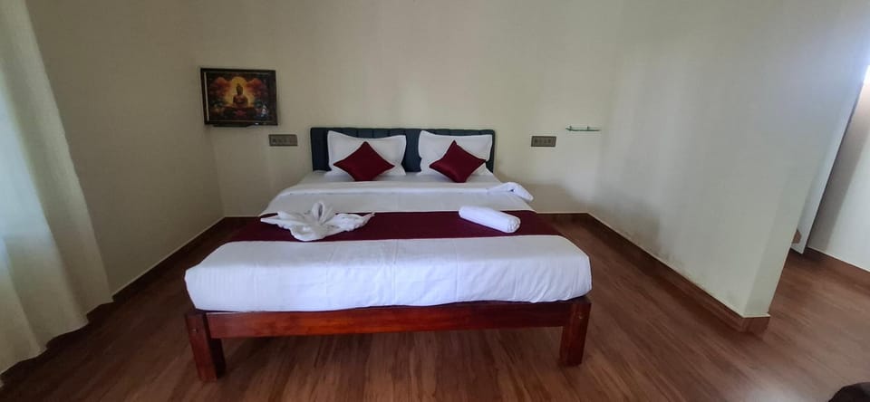 NEW PEAK by the LAKE Nature lodge in Karnataka