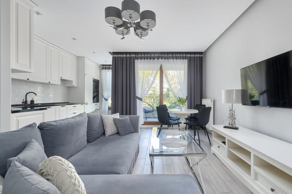 Communal lounge/ TV room, TV and multimedia, Kitchen or kitchenette, Living room, Seating area, Dining area, Evening entertainment