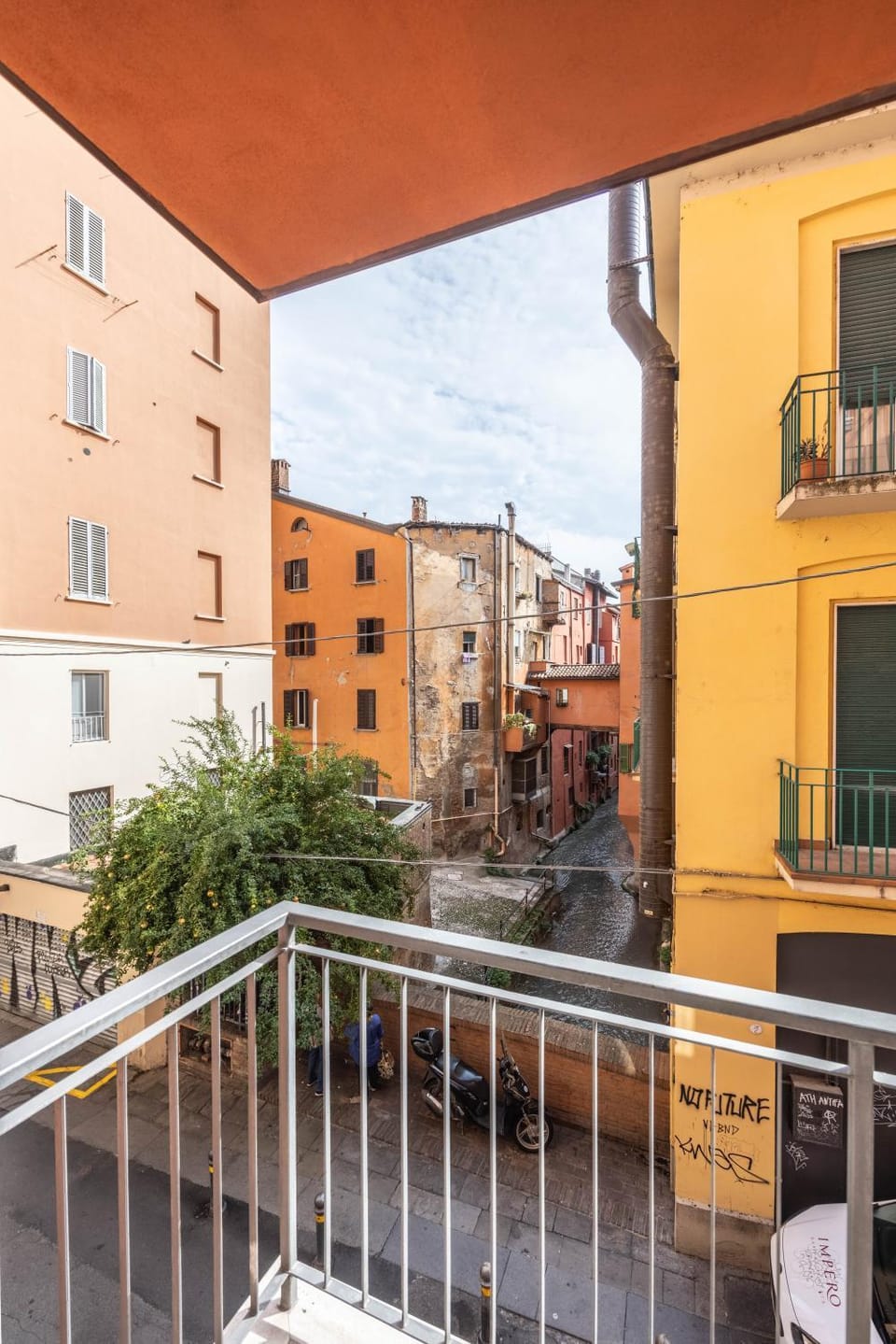 La Casa sul Canale, Bologna by Short Holidays Apartment in Bologna