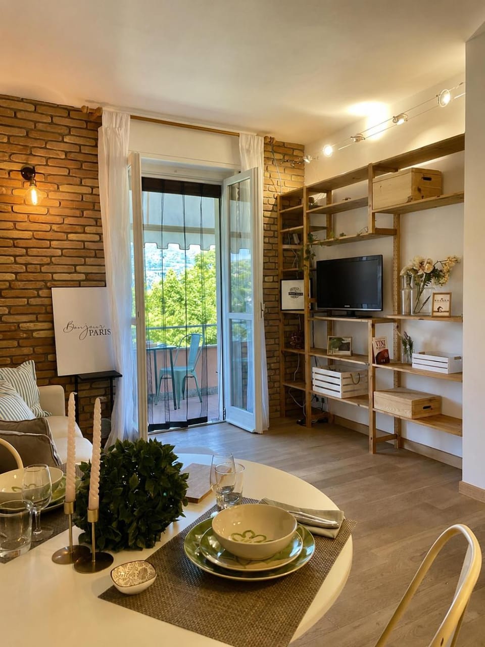 TV and multimedia, Balcony/Terrace, Living room, Seating area