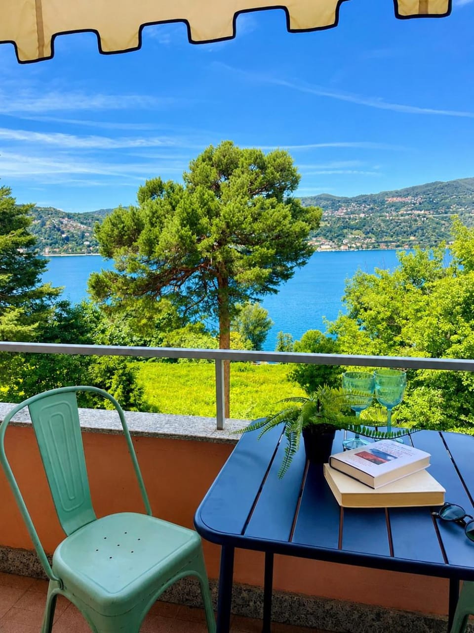 Natural landscape, Balcony/Terrace, Garden view, Lake view, Mountain view