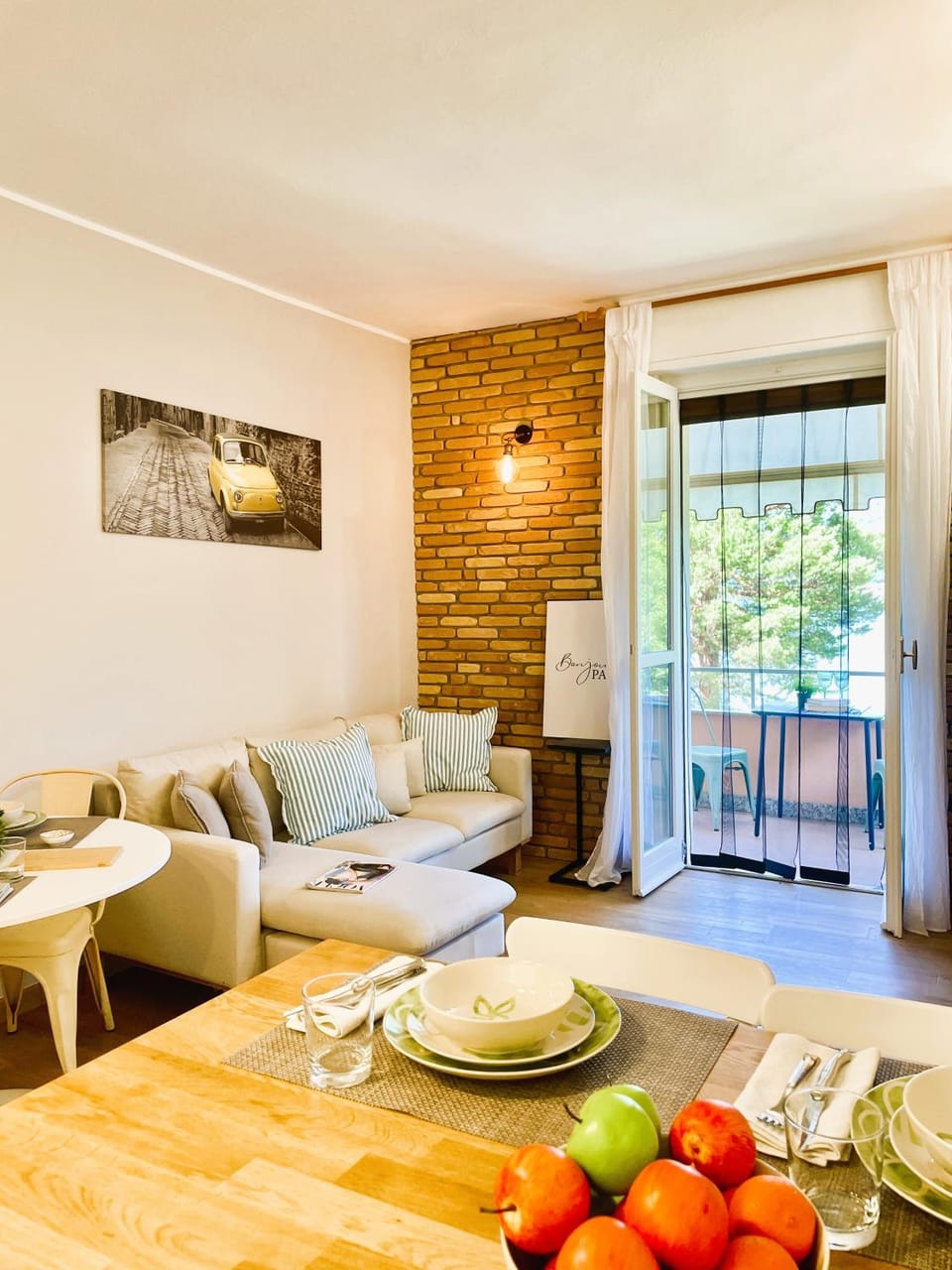 Balcony/Terrace, Living room, Seating area, Lake view, Mountain view