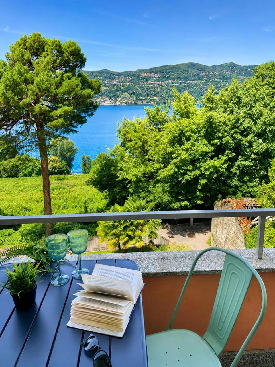 Natural landscape, Balcony/Terrace, Lake view, Mountain view