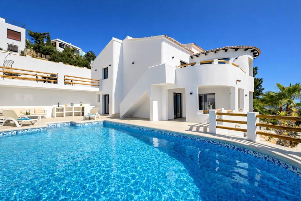 Solarium, Balcony/Terrace, Other, Dining area, Swimming pool