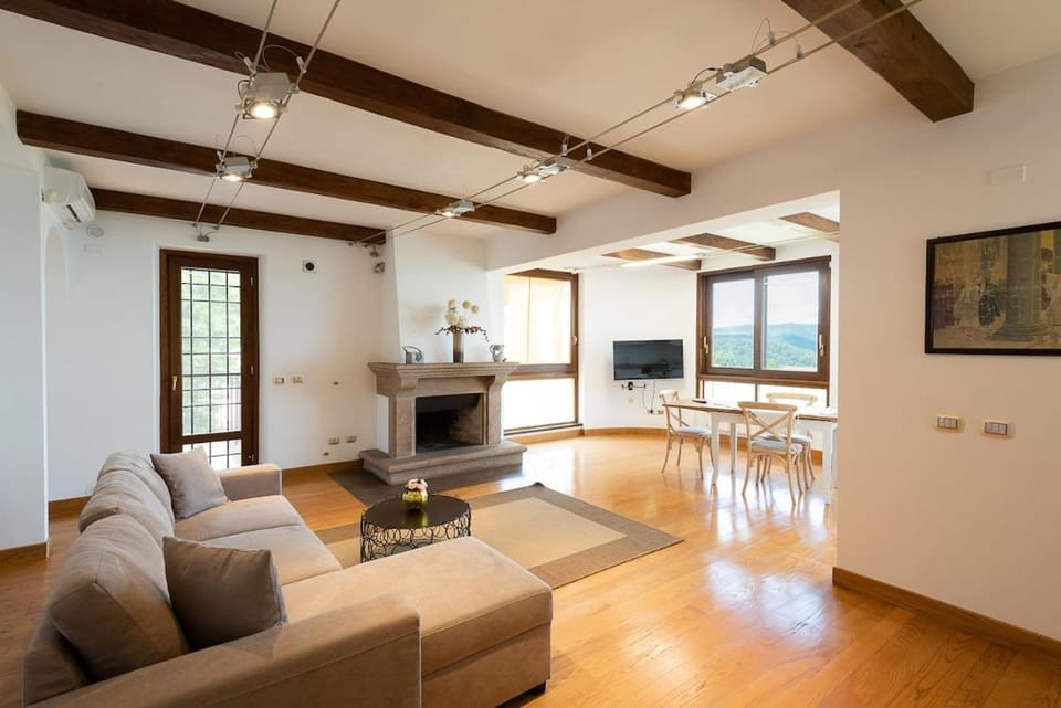 A casa di Fabrizio Lake view 2 bedrooms Fiber AC Apartment in Bracciano