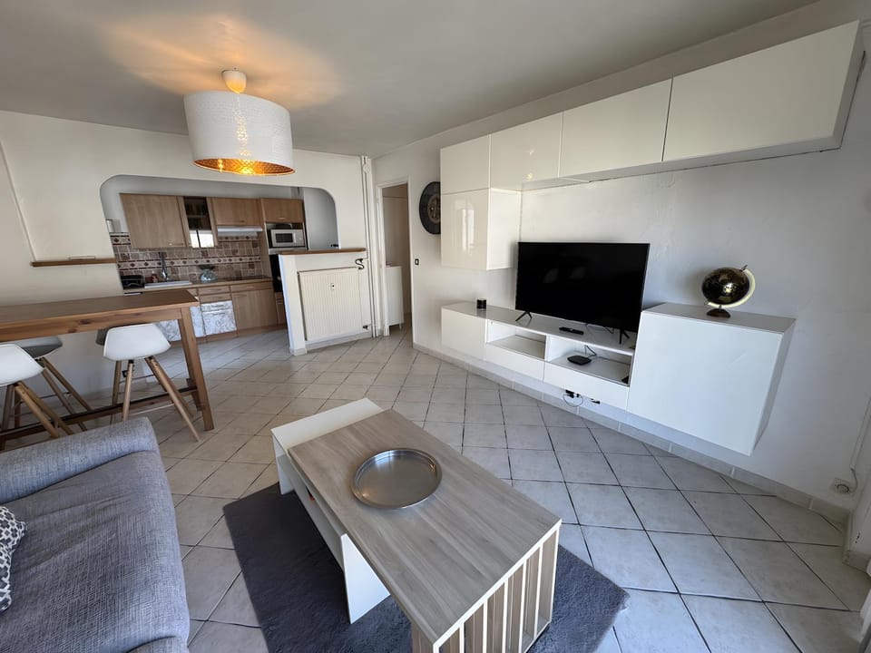 Property building, Living room