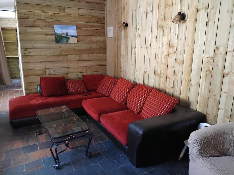 gite de groupe 25 personnes House in Normandy