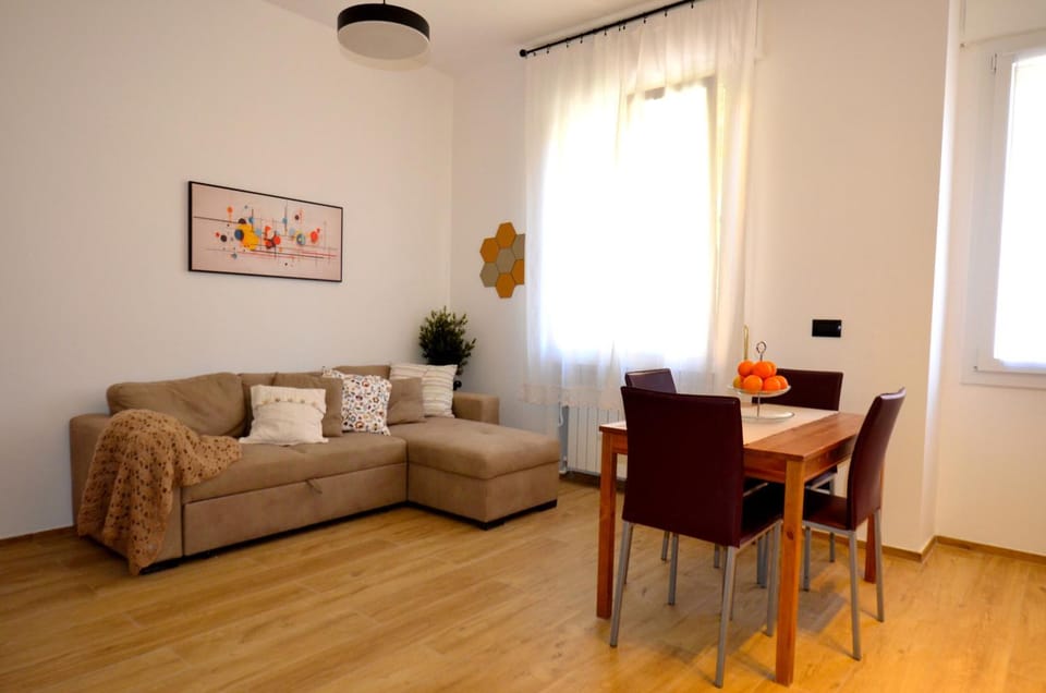 TV and multimedia, Living room, Seating area, Dining area, heating, internet, kitchen, air conditioner