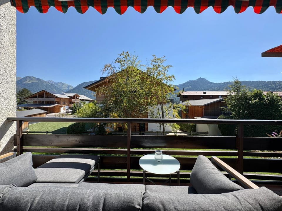 View (from property/room), Balcony/Terrace, Mountain view