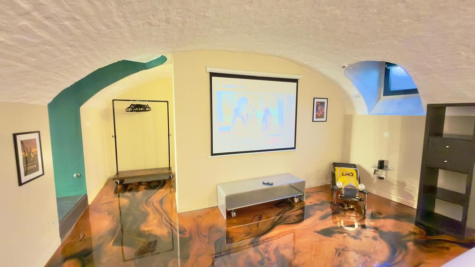 TV and multimedia, Entertainment