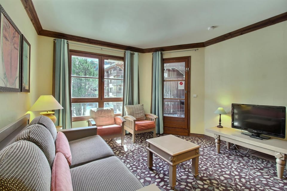 Day, Winter, Skiing, TV and multimedia, View (from property/room), Living room, Time of day
