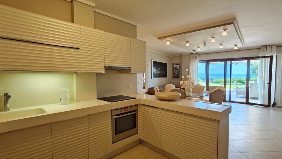 Kitchen or kitchenette, oven, stove