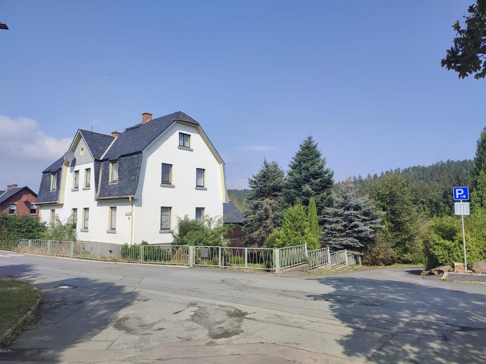 Property building, Day, Neighbourhood, Natural landscape, Street view