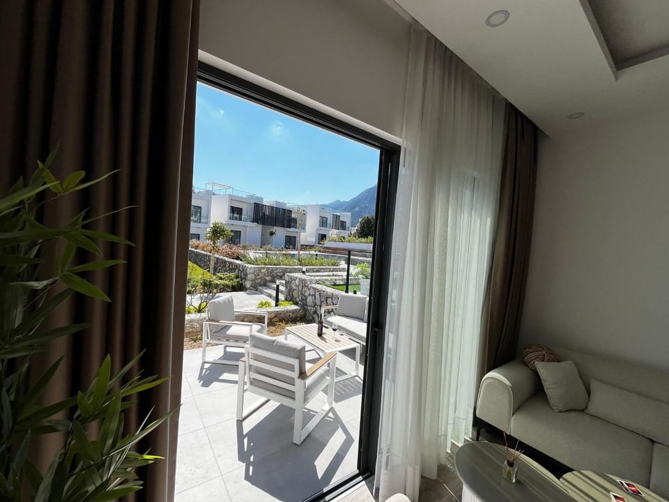 Balcony/Terrace, Living room