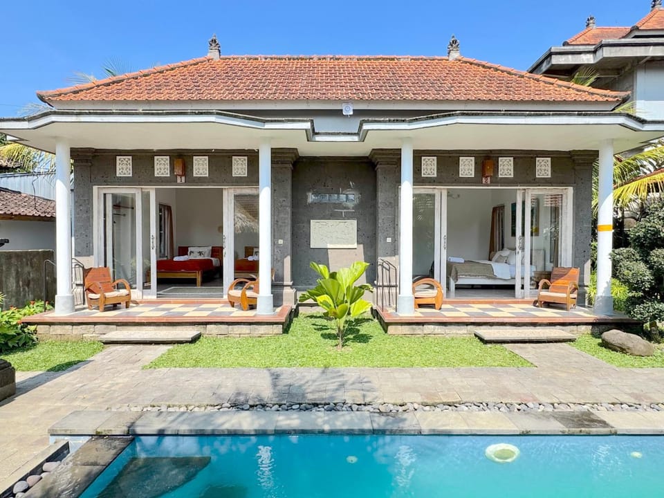 Property building, Swimming pool