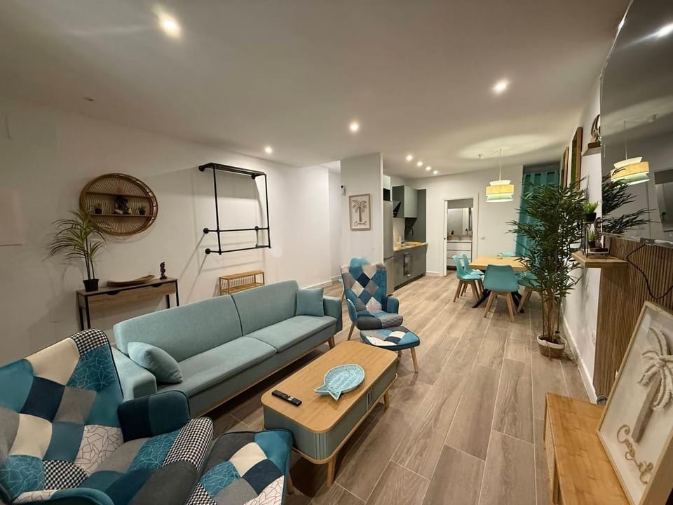 Communal lounge/ TV room, Kitchen or kitchenette, Dining area, Family