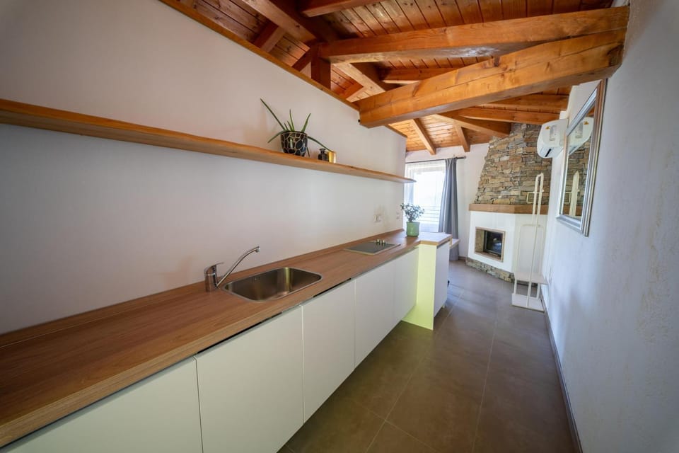 Ca del Tocio Restaurant and rooms with breakfast and lake view Bed and Breakfast in Malcesine