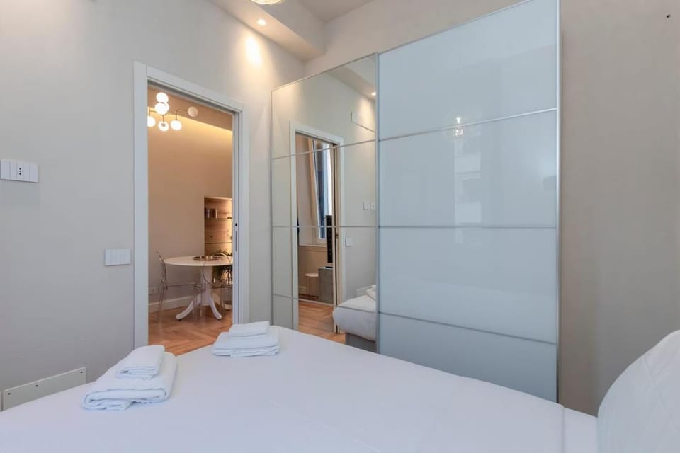 Xenia Milano - 2 room apt in via Teodosio 60 Apartment in Milan