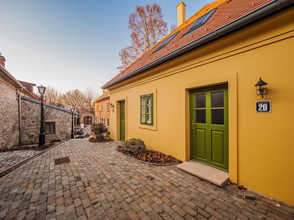 Platán Utca - Platán Tata Bed and Breakfast in Hungary