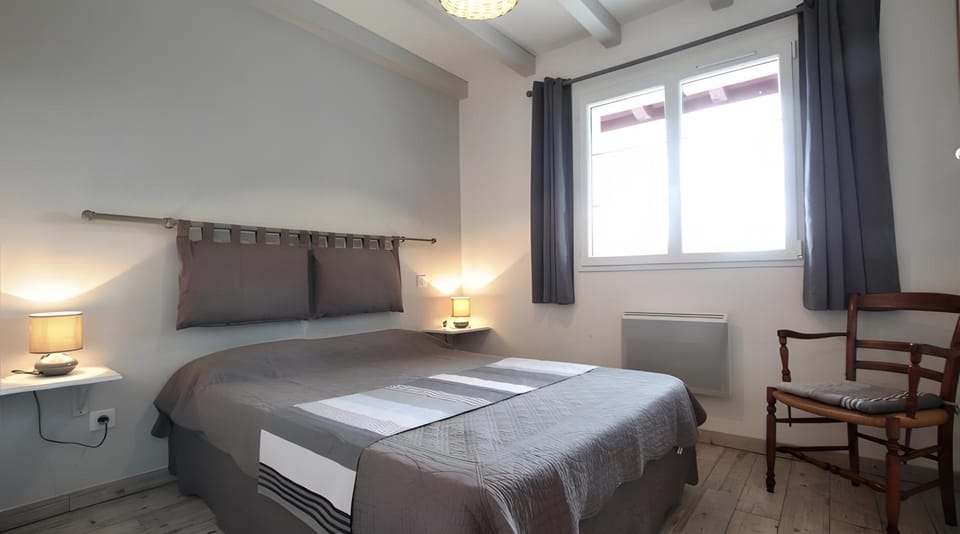 Property building, Living room, Bedroom