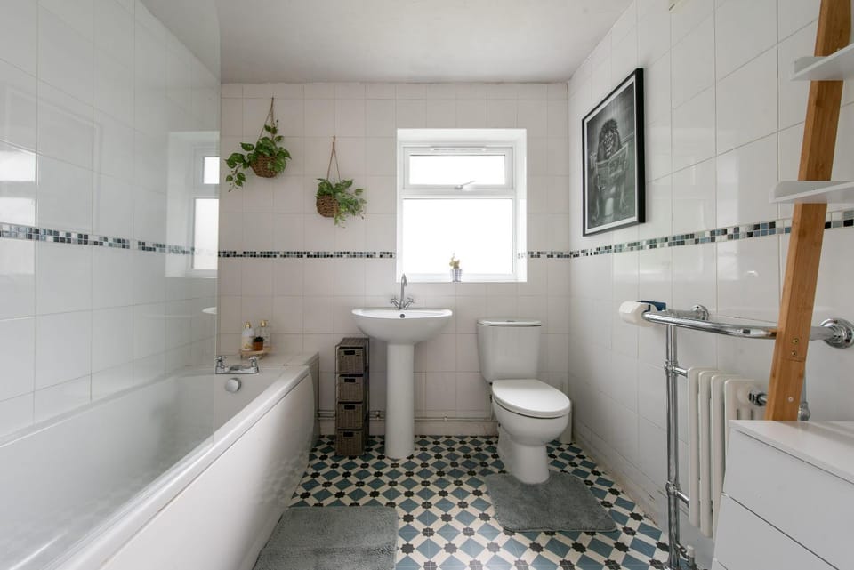 Spacious 3 Bed In Rugby Apartment in Rugby