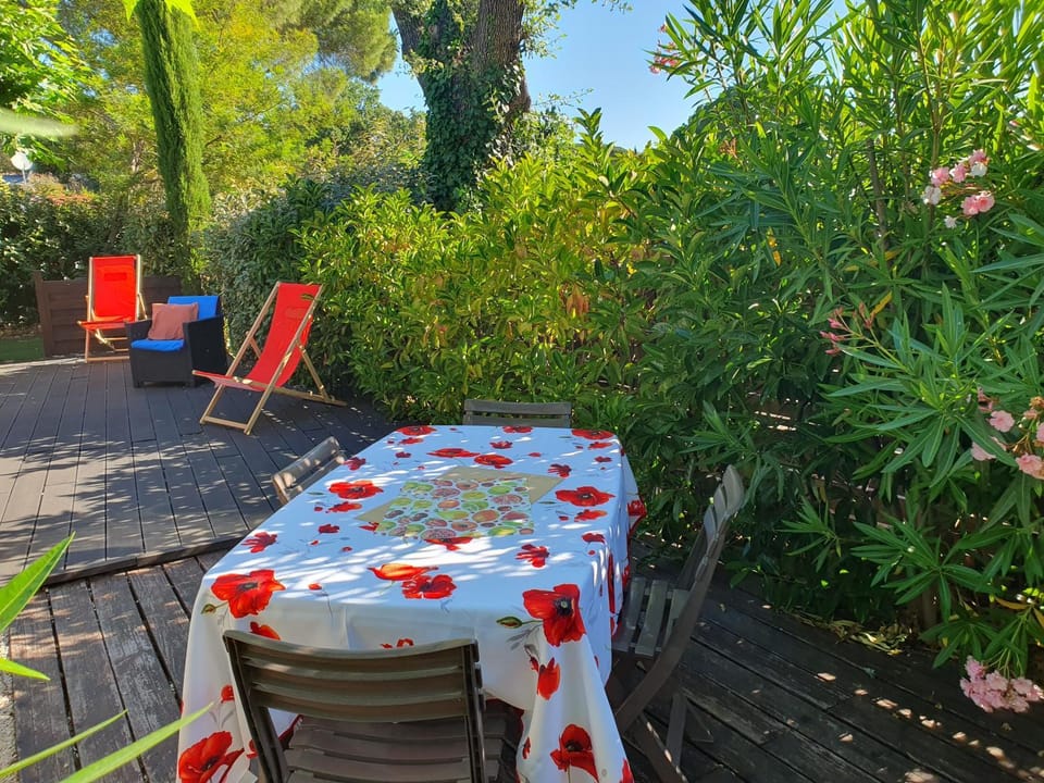 La belle bleue Hostel in Roquebrune-sur-Argens