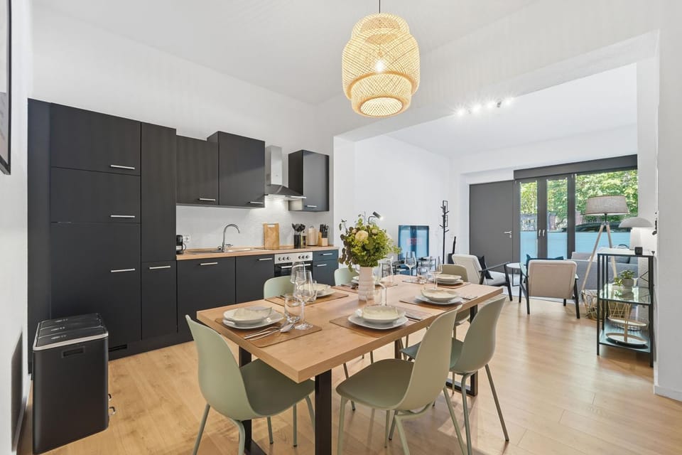 Kitchen or kitchenette, Living room, Seating area, Dining area, dishwasher, flat iron, heating, internet, oven, stove, toaster, washing machine, dryer
