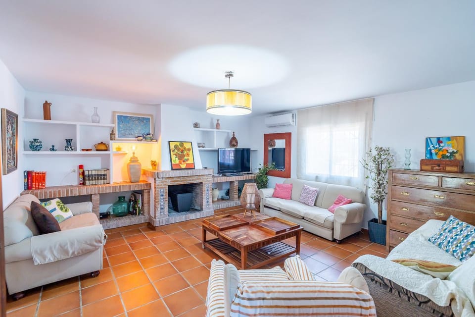 Communal lounge/ TV room, Living room
