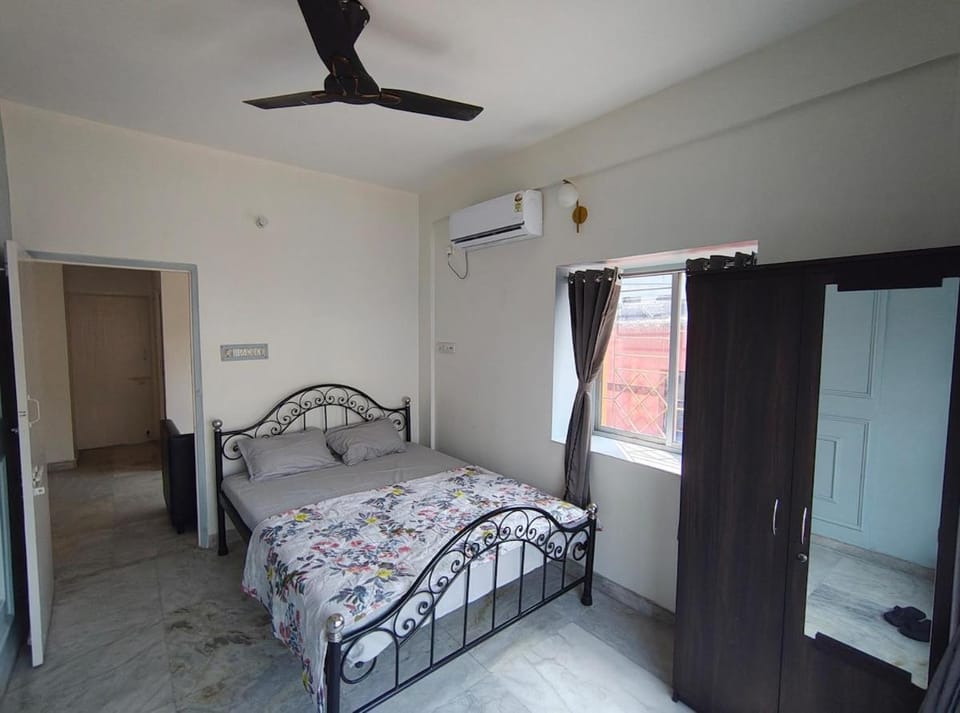 Kolkata Comfort Stay 2 bhk Apartment in Kolkata