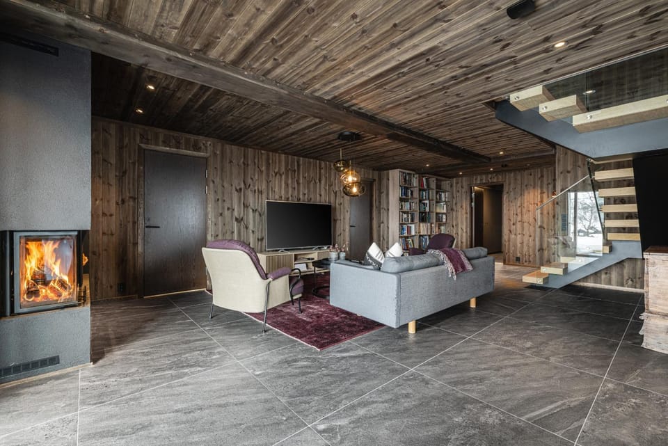 TV and multimedia, Living room, Seating area, fireplace