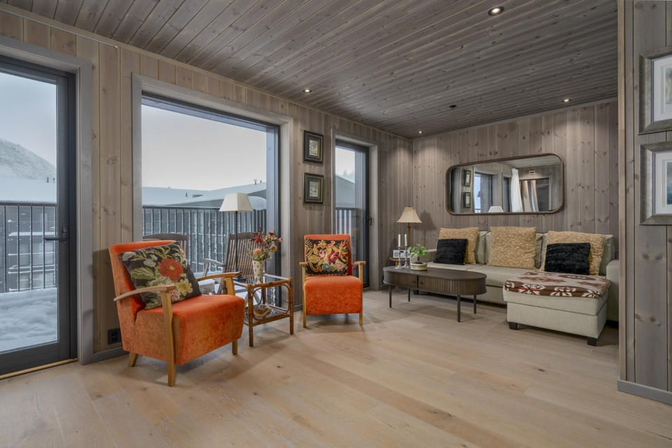 Living room, Seating area