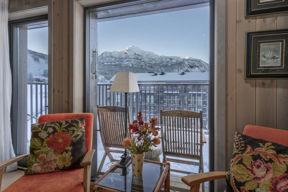 Patio, View (from property/room), Balcony/Terrace, Living room, Seating area