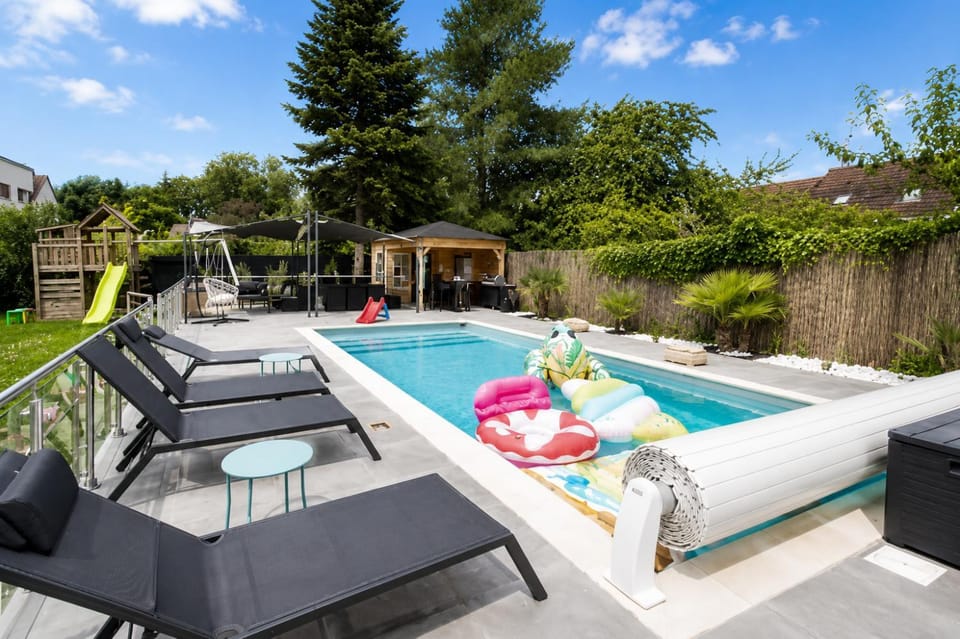 Pool view, Swimming pool