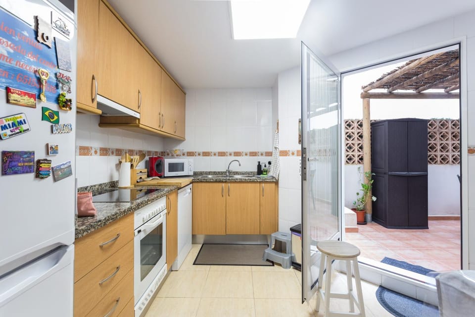 Kitchen or kitchenette, Living room
