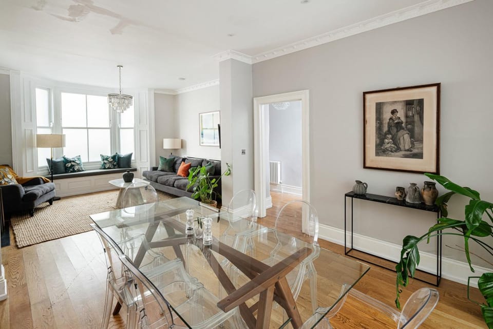 Chic Four-Bedroom Townhouse in cool Notting Hill Apartment in City of Westminster