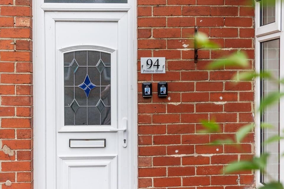 Spacious 3BR House By Cozy Quarters Property Management Contractors Accommodation Seaham With Parking House in England