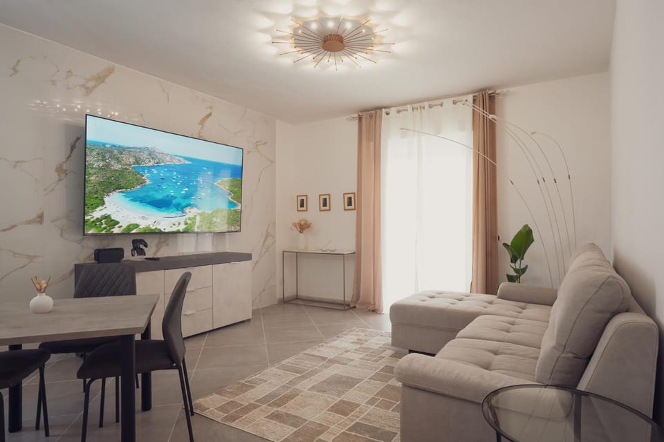 TV and multimedia, Living room, Seating area, Dining area