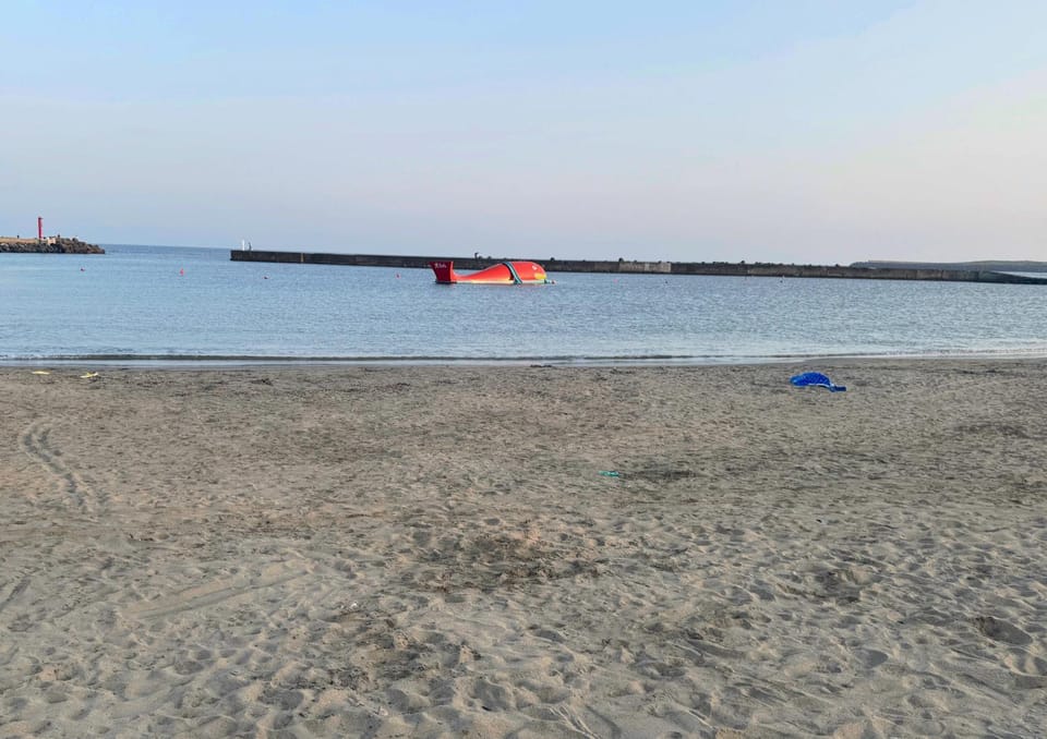Nearby landmark, Beach