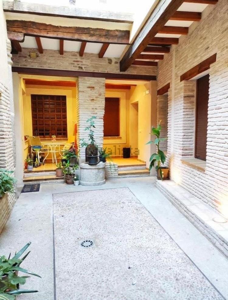 Inner courtyard view