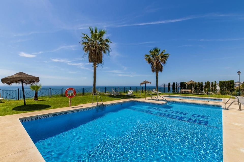 Garden, Swimming pool