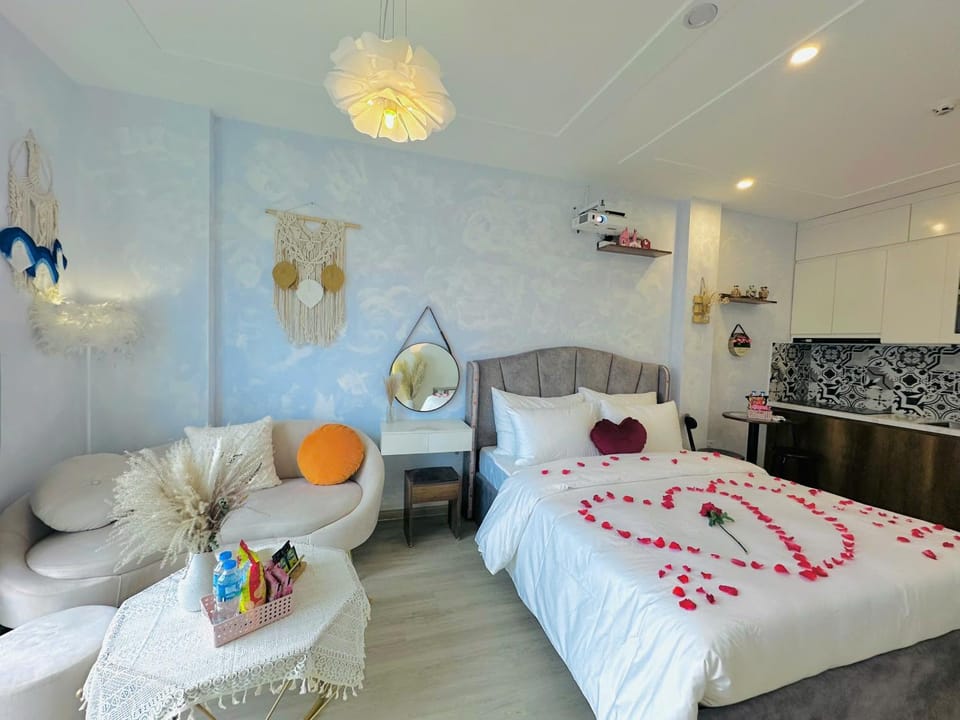 LUCY Westlake Homestay Apartment in Hanoi