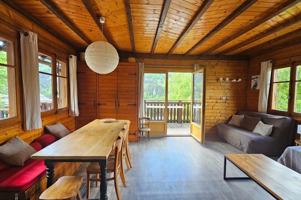 Bright chalet mountain view & ski access Chalet in La Clusaz