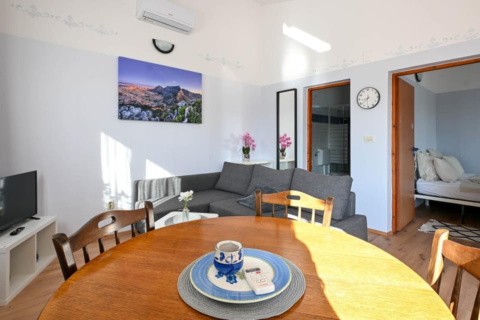 Apartments Jasmin Bed and Breakfast in Pula