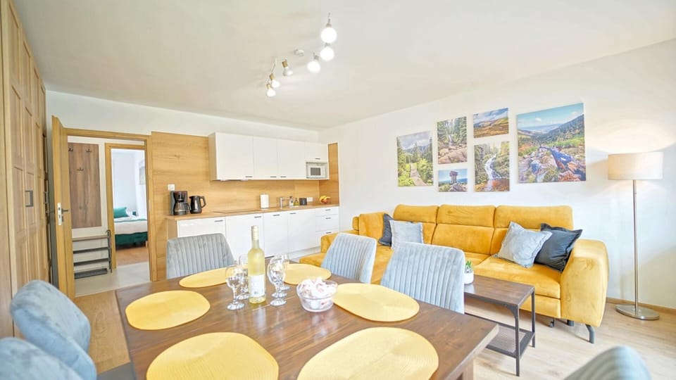 Kitchen or kitchenette, Living room