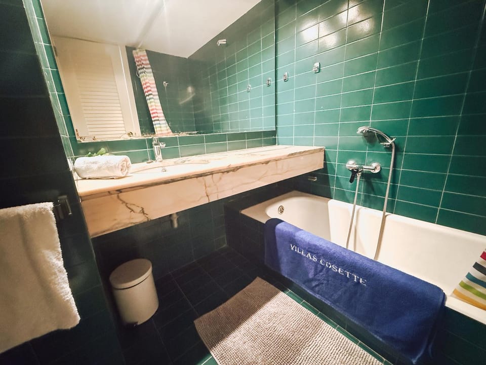 Bathroom, Photo of the whole room, Bath